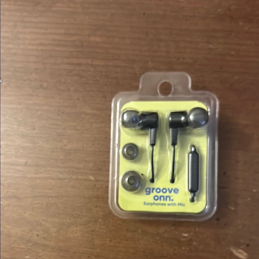 Groove Onn Black Earphones with Mic